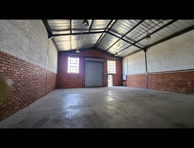 330M² WAREHOUSE TO LET IN ROSSLYN